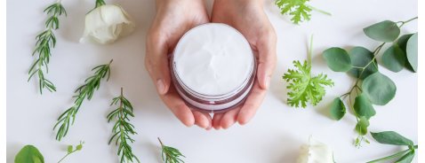 Le migliori creme idratanti per pelli grasse: i nostri consigli