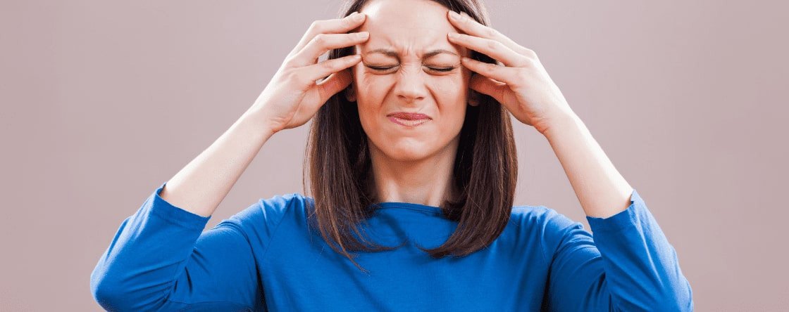 Dolore alle tempie da mal di testa: cause, consigli e rimedi