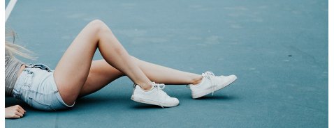 Lividi sulle gambe improvvisi: cause e rimedi utili