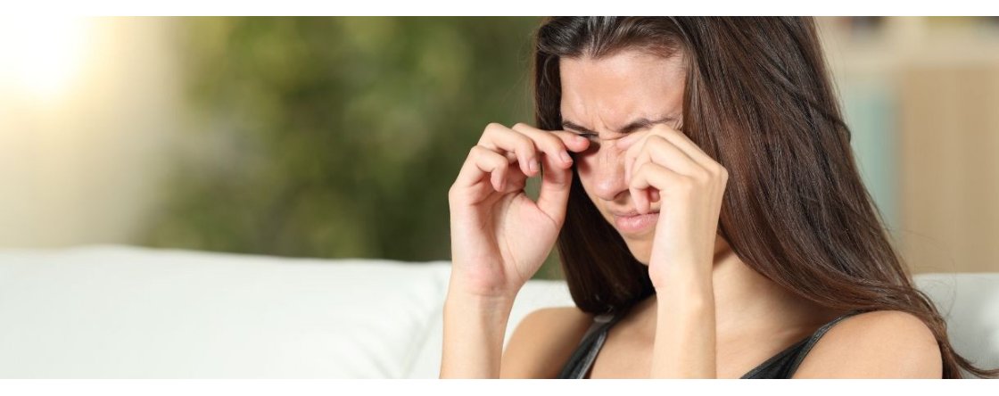 Occhi che lacrimano e bruciano: possibili cause e rimedi
