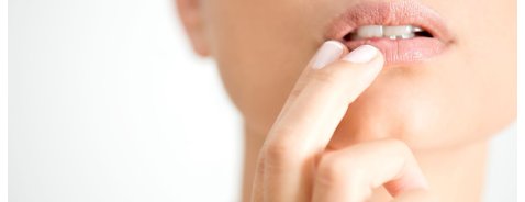 Cerotti per l'herpes labiale: come funzionano e quando metterli Cerotti per l'herpes labiale: come funzionano e quando metterli