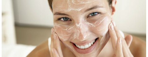 Come scegliere il detergente viso Come scegliere il detergente viso