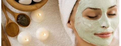Maschere per il viso: in tessuto o in crema? Maschere per il viso: in tessuto o in crema?