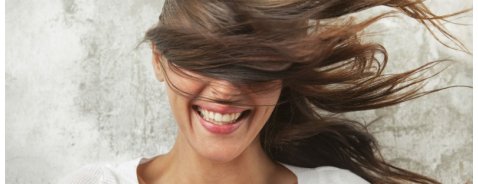 Cosa provoca la caduta dei capelli e come contrastarla