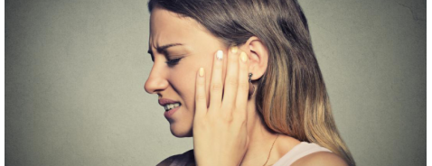 Prurito alle orecchie: ecco le possibili cause e i rimedi Prurito alle orecchie: ecco le possibili cause e i rimedi