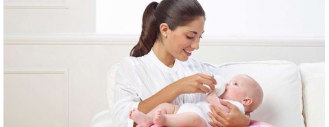 Allattamento: latte materno o artificiale? Allattamento: latte materno o artificiale?