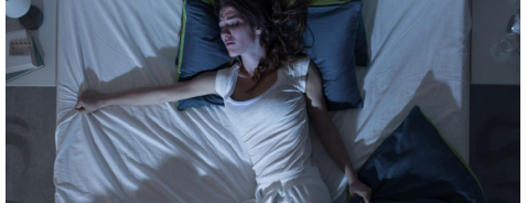 Difficoltà a dormire con il caldo? Ecco alcuni pratici consigli Difficoltà a dormire con il caldo? Ecco alcuni pratici consigli