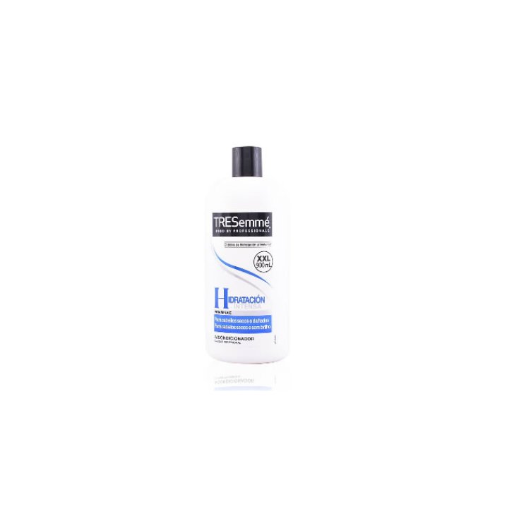 Tresemm&eacute; Moisture Rich Conditioner 900 ml