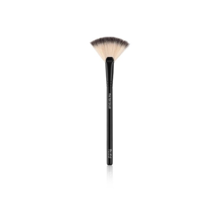 Rodial Fan Brush